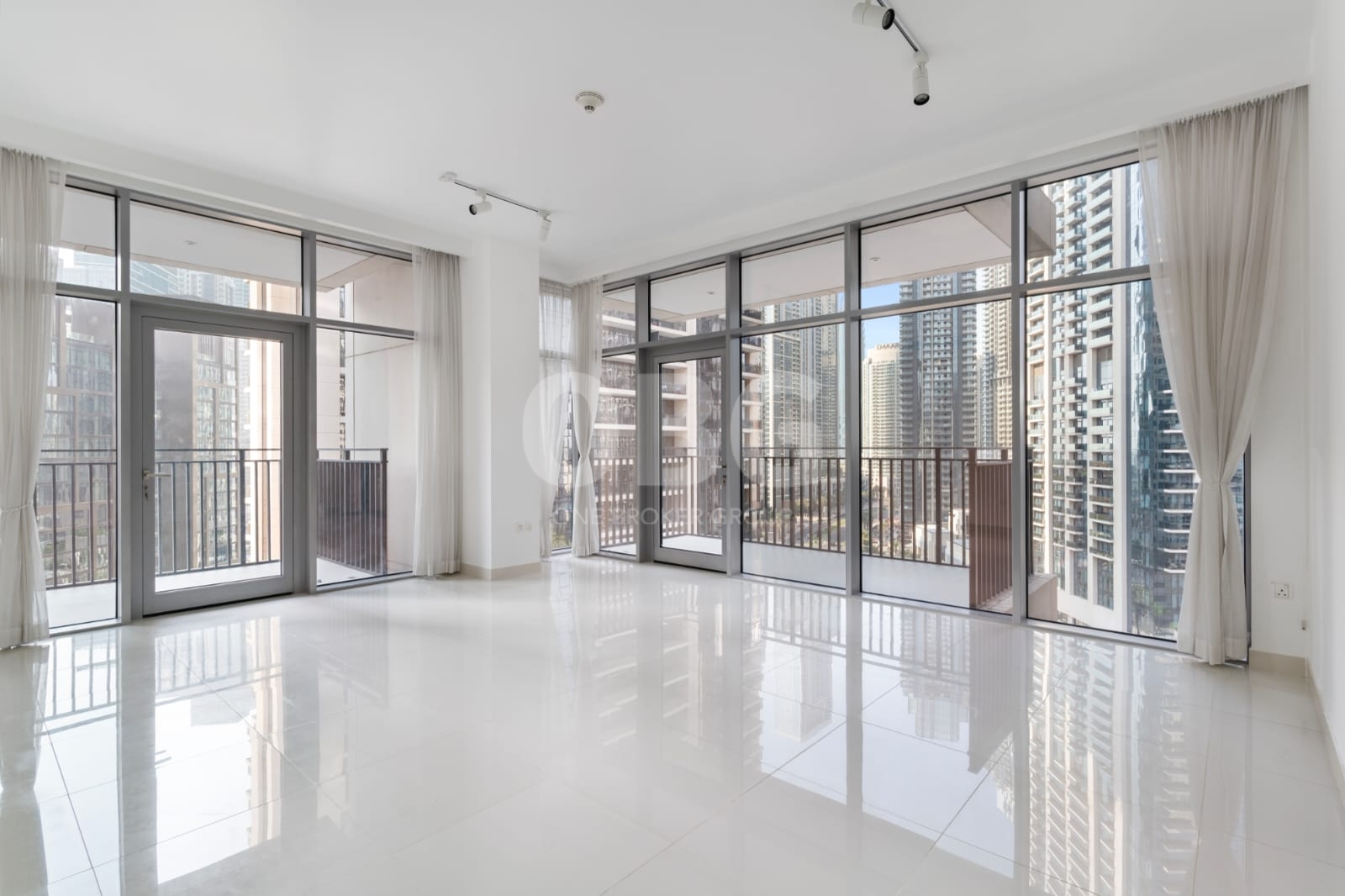 Lighted | Huge Layout | Vacant
