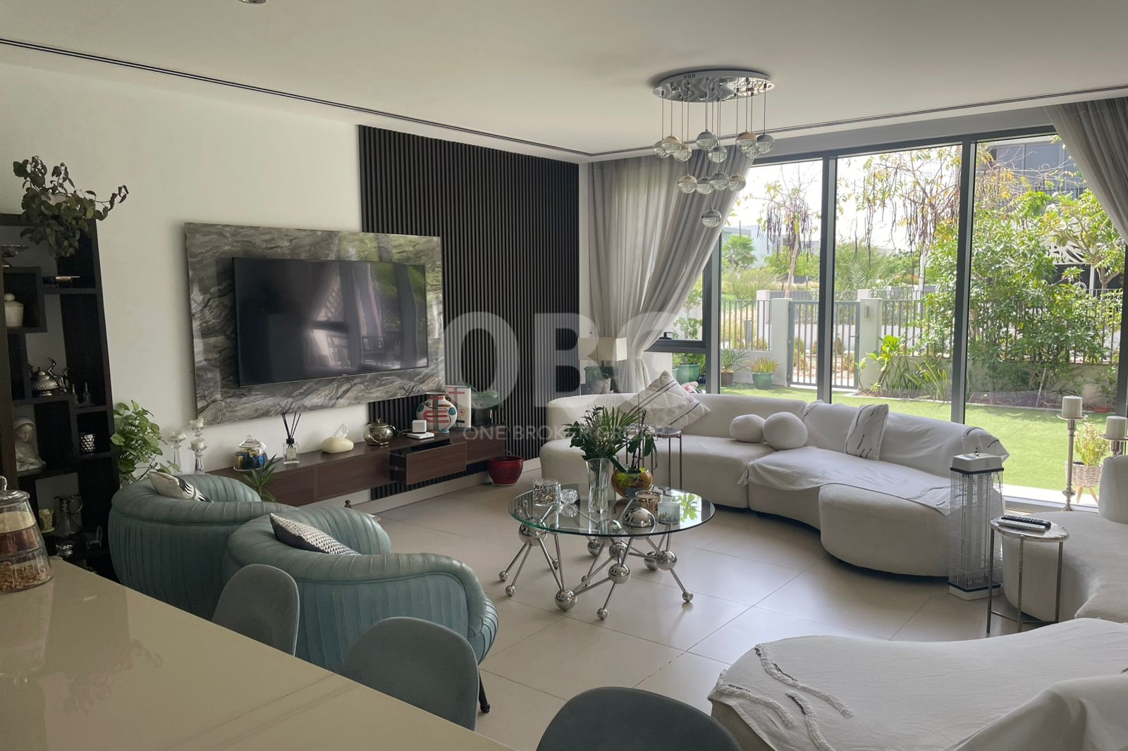 Exclusive | Single Row | Vacant | Type E3